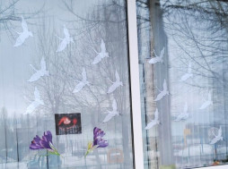 Акция «Окна памяти» в знак скорби о жертвах теракта в «Крокус Сити Холле».